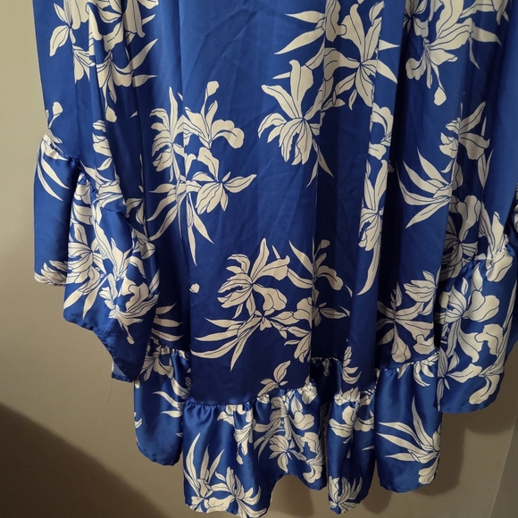 Alexis X Target Women's Plus Size Blue Floral Ruffled Hi-Low Satin Dress. 3X - Picture 7 of 11